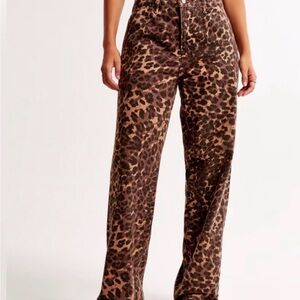 Abercrombie & Fitch Brown Leopard 90s Mid Rise Jeans